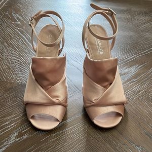 Charles by Charles David satin fabric heel Size 8
